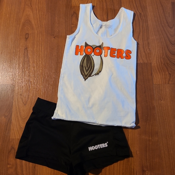Hooter's uniform set top xxs and shorts xxxs - Picture 11 of 11